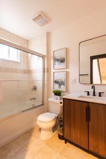 Cozy Scandinavian Loft - Espresso & Boutiques - Portland - 4