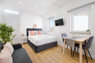 Historic Porto Studio, 2 Min Walk to Douro River - Vila Nova de Gaia - 5