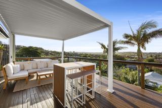 Chic Coastal 1-Bedroom Home with Balcony & BBQ - Deewhy - 7