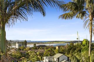 Chic Coastal 1-Bedroom Home with Balcony & BBQ - Deewhy - 4