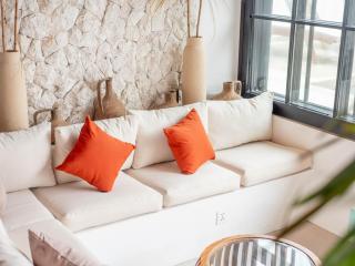 LIVING DOOR BALI - NEW Majestic Villa Canggu 8BR - 8