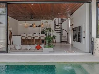 LIVING DOOR BALI - NEW Majestic Villa Canggu 8BR - 7