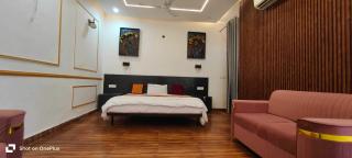 Hotel O FNG Chowk Formerly Royal FNG - Noida - 5