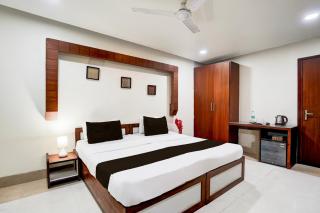 Super Townhouse Sector 122 Noida Formerly Hotel Zineb - Noida - 4
