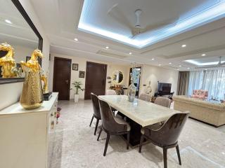 Elegant 3 BHK Apartment in DLF Gurugram - 5