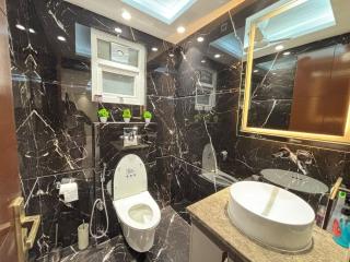 Elegant 3 BHK Apartment in DLF Gurugram - Gurgaon - 4