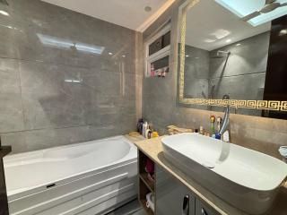 Elegant 3 BHK Apartment in DLF Gurugram - Gurgaon - 2