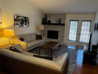 Cozy Ranch Home Near Village - Zionsville - 0
