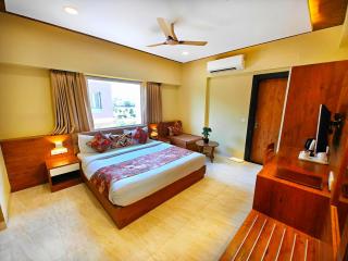 Opulence Inn - 500 Meters From Railway Station - Udaipur - 3