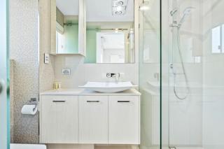 Recently Renovated & Exclusively Furnished BEACH - Gold Coast - 1