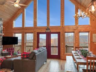 Mars Hill Cabin Retreat Mountain Views, Hot Tub, and Adventure Awaits - Swiss - 7