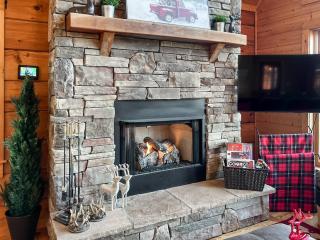 Mars Hill Cabin Retreat Mountain Views, Hot Tub, and Adventure Awaits - Swiss - 6