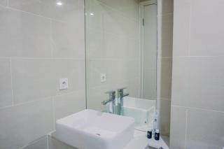 Pleasurable and Tidy Studio Daan Mogot City Apartment By Travelio - Jakarta - 1