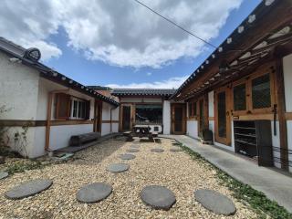 Jeonju Tosarang Guesthouse - Jeonju - 9
