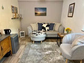 The Old Cowshed - Pembroke - 7