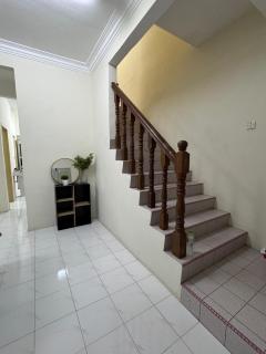 Teratai Bunda Homestay Tambun - Tambun - 5