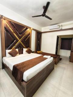 Hotel Shadow Regency - Ernakulam - 8