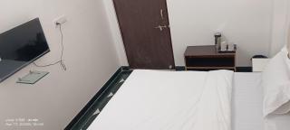 The Ashish Luxury Stay - 7