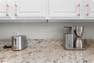 Spacious 5-bedroom villa in welcoming Burleson with WiFi, AC - 7