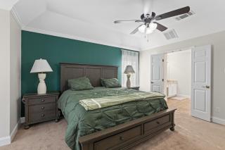 Spacious 5-bedroom villa in welcoming Burleson with WiFi, AC - Burleson - 4