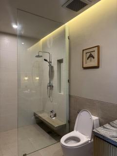 Family Haven 6BR Luxe Villa in Berawa, Canggu - 7