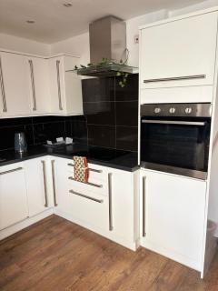 Dagenham - House - Sleeps 5 - Parking - 90WS - Dagenham - 7