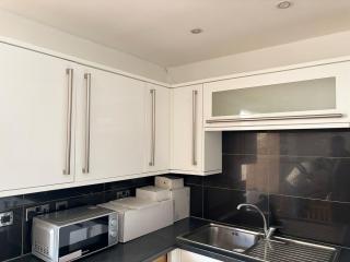 Dagenham - House - Sleeps 5 - Parking - 90WS - Dagenham - 2
