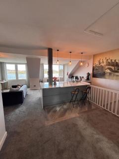 Breathtaking views from a Stylish Coastal Apartment - Conwy - 2