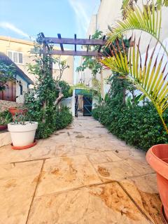 Mamas Summer House - Larnaca - 9