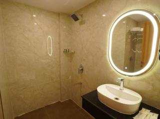 Hotel Naveena grand - - 2