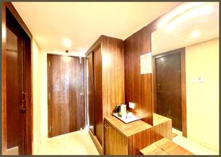 A-P Hotel Near-Golden-Sea-Beach-and Temple-with-Lift-Wifi-Restaurant-BREAKFAST INCLUDED - Puri - 1