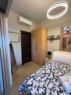 NuHomes Staycation Escape at Uptown Parksuites Tower 2 - Manila - 3