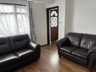 Dagenham - House - Sleeps 5 - Parking - 90WS - Dagenham - 9