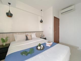 Luxurious 2BR at West Vista Apartment By Travelio - 6