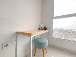 Luxurious 2BR at West Vista Apartment By Travelio - 5