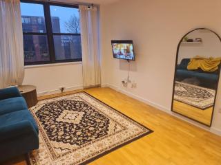 2 beds flat centrally located 2 mins from station - Romford - 0