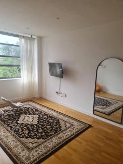 2 beds flat centrally located 2 mins from station - Romford - 3