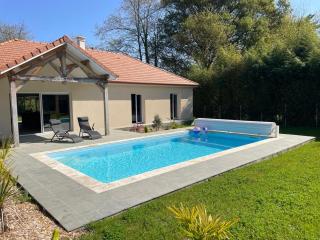 Le chant du Gave- Maison neuve lumineuse avec piscine- Rivière en contrebas du jardin - Sauveterre - 9