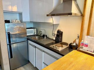 Studio Unit with Netflix - 4