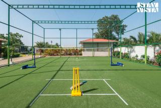 StayVista at The Grand Ten with lawn and pool - Karjat - 7