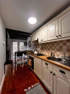 Silver Cottage sits amidst Yarms cobbles and river it is steps from the Restaurants Pubs Shops and Coffee houses and has a kingsize bed - Yarm - 9