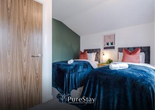 Stunning 5 Bed House By PureStay Short Lets & Serviced Accommodation Manchester With Parking - Manchester - 4