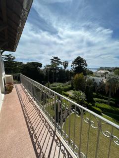 Vue Mer avec Balcon et Duplex dans Villa Belle Époque la Californie Cannes - Cannes - 5