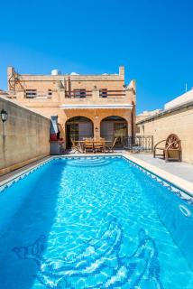 4 Bedroom Holiday Home with Private Pool - 9