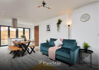 Stunning 5 Bed House By PureStay Short Lets & Serviced Accommodation Manchester With Parking - Manchester - 3