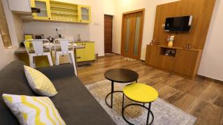 Mira Homestay - 0
