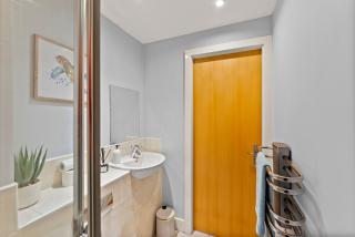 30 percent off! Stylish Apartment in Dewsbury - Dewsbury - 4