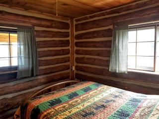 Lakeside Log Cabin Rental within Easy Reach of Chequamegon Bay, Wisconsin - Hayward - 3