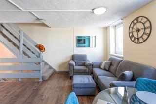 4 Bed Home Near NewCross Hospital-Contractors, Relocation - Monmore Green - 6