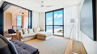 Luxury Beachside Apartment - Gold Coast - 0